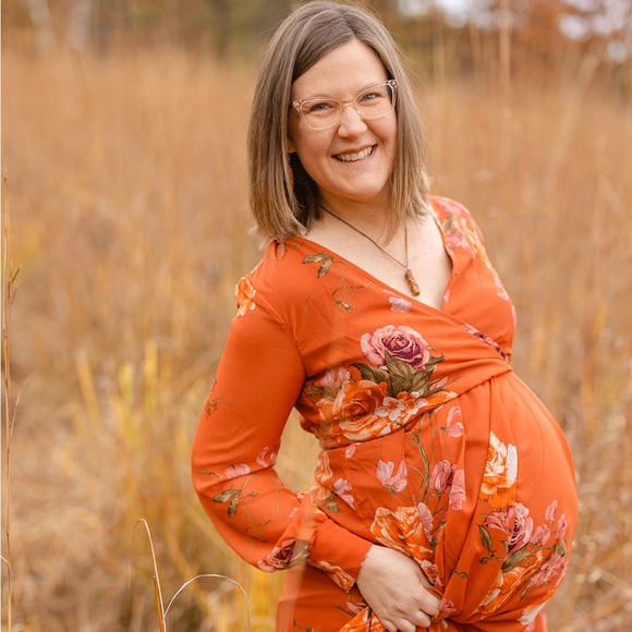 Meet your Posher, Jenny - Picture 3 of 3